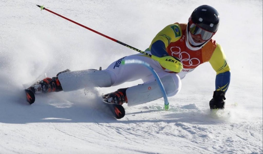 Jogos Olímpicos de Inverno: Esquiador brasileiro testa positivo para Covid-19