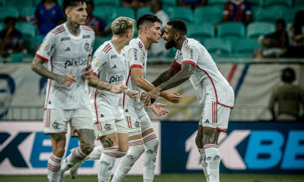 Flamengo vence Bahia e mantém invencibilidade sobre Rogério Ceni 