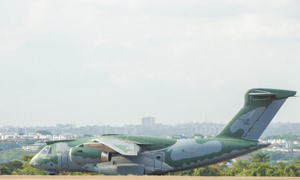 Avião da FAB decola para resgatar brasileiros em Gaza