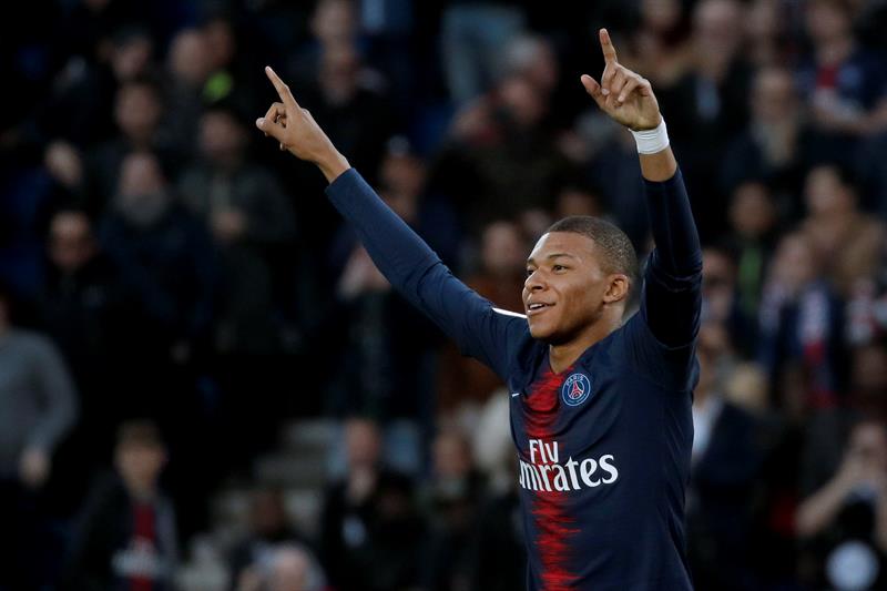 Com show de Mbappé, PSG vence Metz; Neymar se mantém apagado na partida
