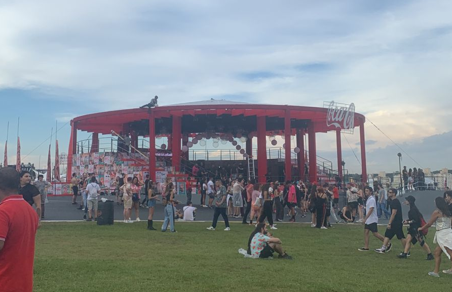 Lollapalooza 2022: Chuva interrompe shows no primeiro dia de festival