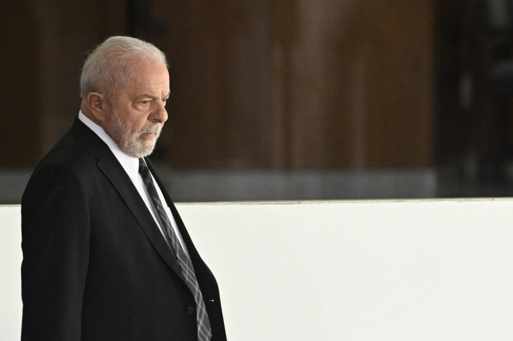Lula defende regulação internacional das redes sociais em carta à Unesco