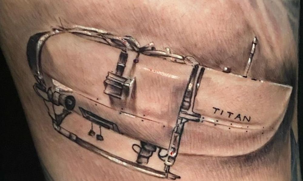 Capixaba revolta internet ao tatuar submersível que implodiu em expedição ao Titanic