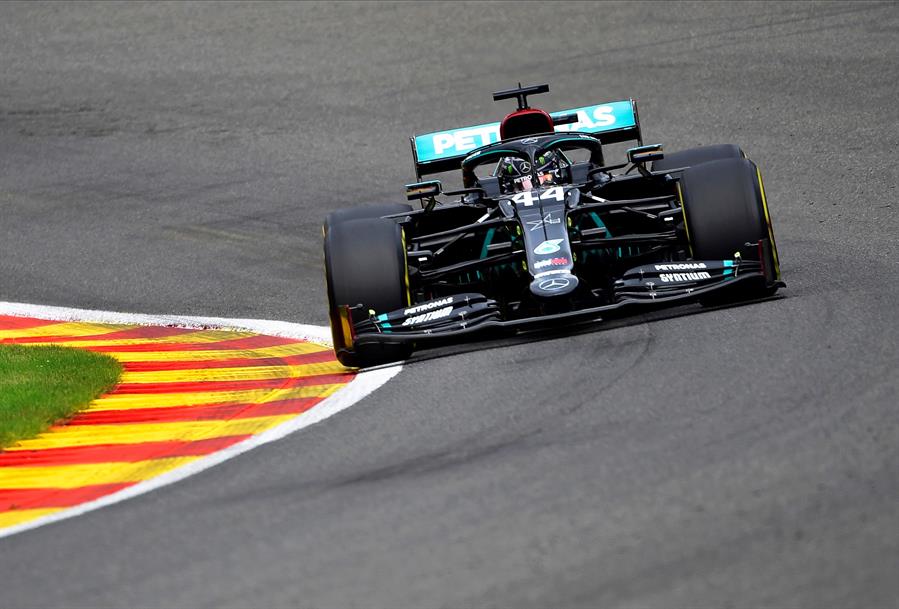 Fórmula 1 divulga calendário de 2021 e confirma retorno de largadas em hora cheia