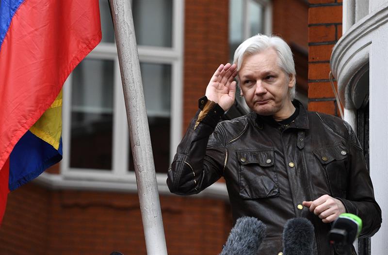Justiça britânica nega pedido de extradição de Assange para os EUA
