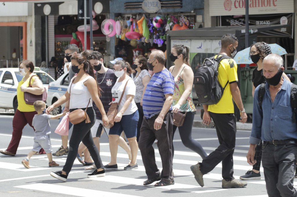 Com investimento de R$ 3,6 milhões, SP promete mais de mil fiscais de máscaras nas ruas
