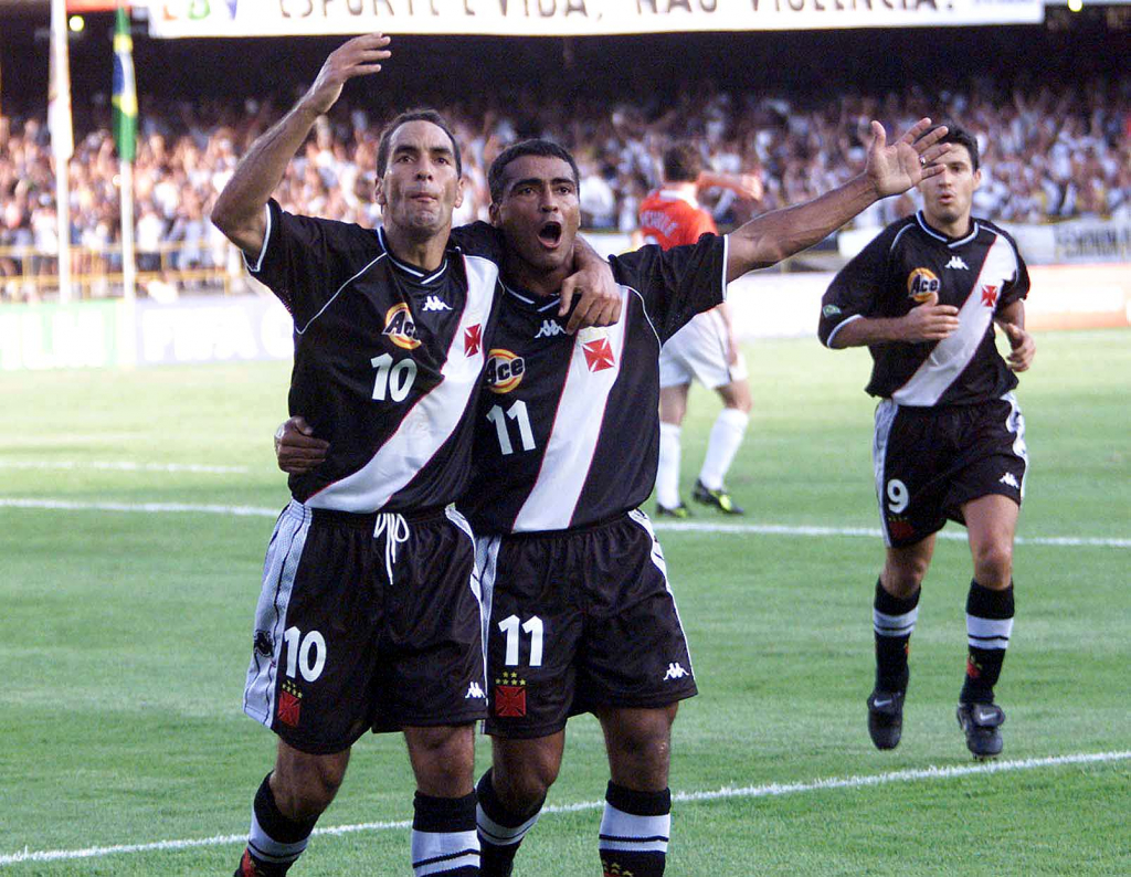 Romário dispara contra Edmundo por pênalti perdido no Mundial de 2000: ‘Vasco perdeu por causa dele’