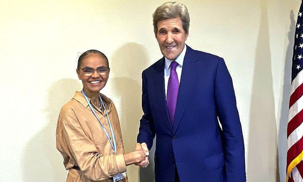 Marina Silva fala em parcerias com os EUA em encontro com John Kerry na COP27