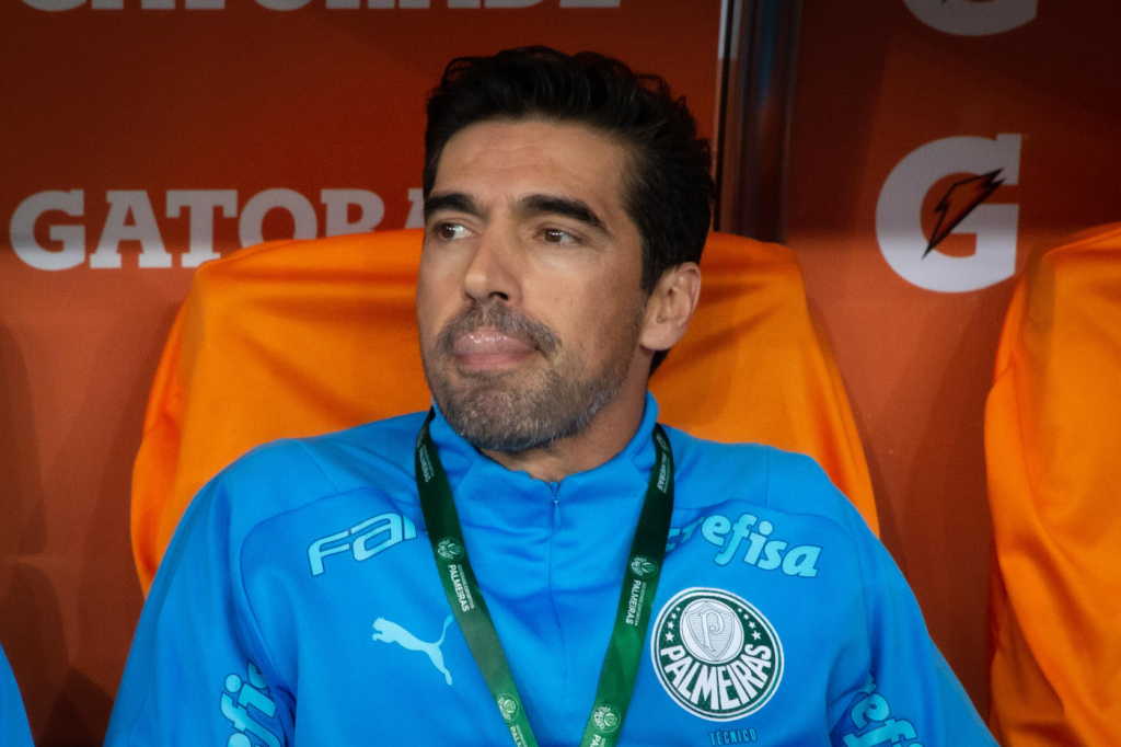 Abel Ferreira pede ‘paciência’ com Endrick e rebate criticas ao Palmeiras: ‘Jornalistas não mandam aqui’