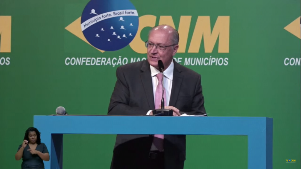 Alckmin diz que reforma tributária trará ‘eficiência econômica’ e defende diálogo com prefeitos