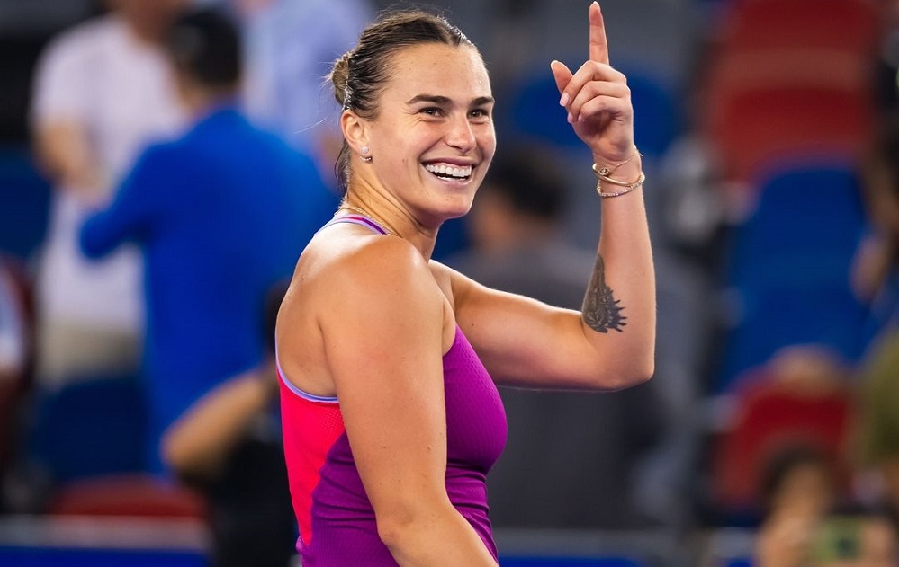 Sabalenka derrota Qinwen Zheng e conquista o tri do WTA 1000 de Wuhan 