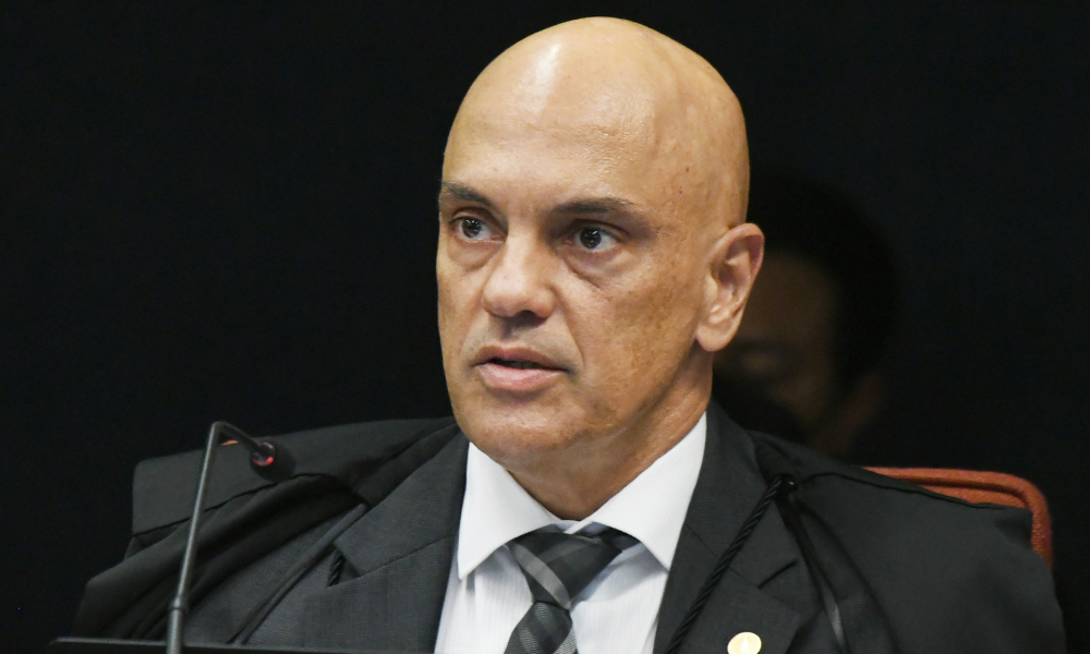 Moraes manda bloquear contas de 43 empresas e pessoas ligadas às manifestações contra a volta do PT