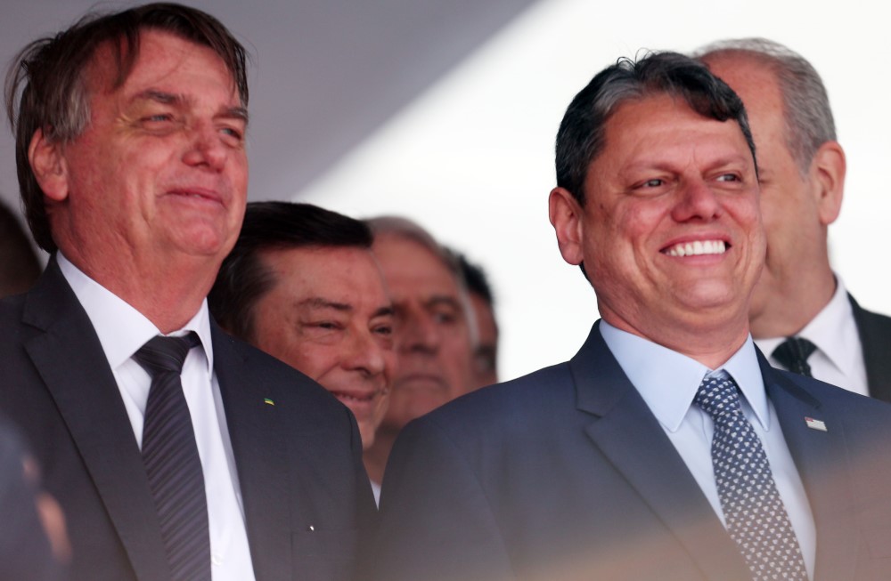 Depois de tensão em reunião, Bolsonaro e Tarcísio têm encontro hoje em Brasília