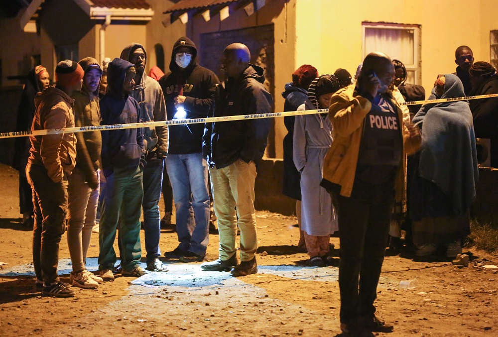 Mais de 20 adolescentes morrem misteriosamente em bar clandestino da África do Sul
