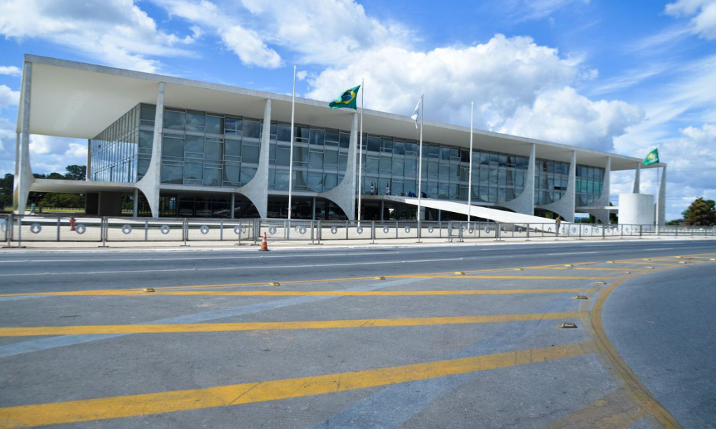 Ossada humana é encontrada em mata próxima ao Palácio do Planalto, em Brasília