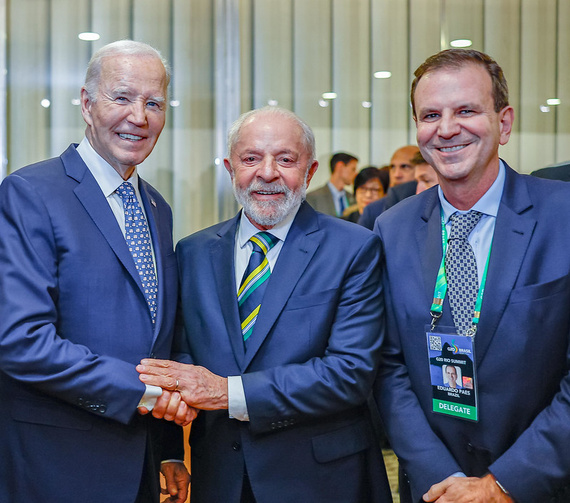 Joe Biden se encanta com o Cristo Redentor durante cúpula do G20 no Brasil