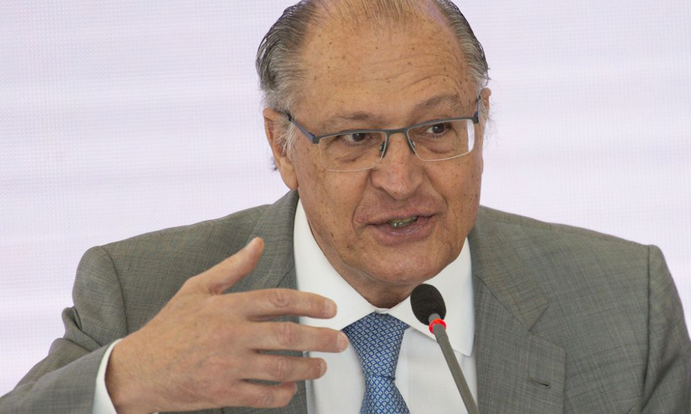 Alckmin diz ser favorável a entrada do Centrão na base governista