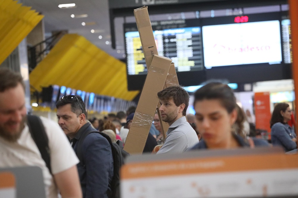 Chuvas causam transtornos e atrasam voos nos aeroportos de São Paulo