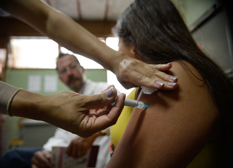 Brasil adota dose única de vacina contra HPV