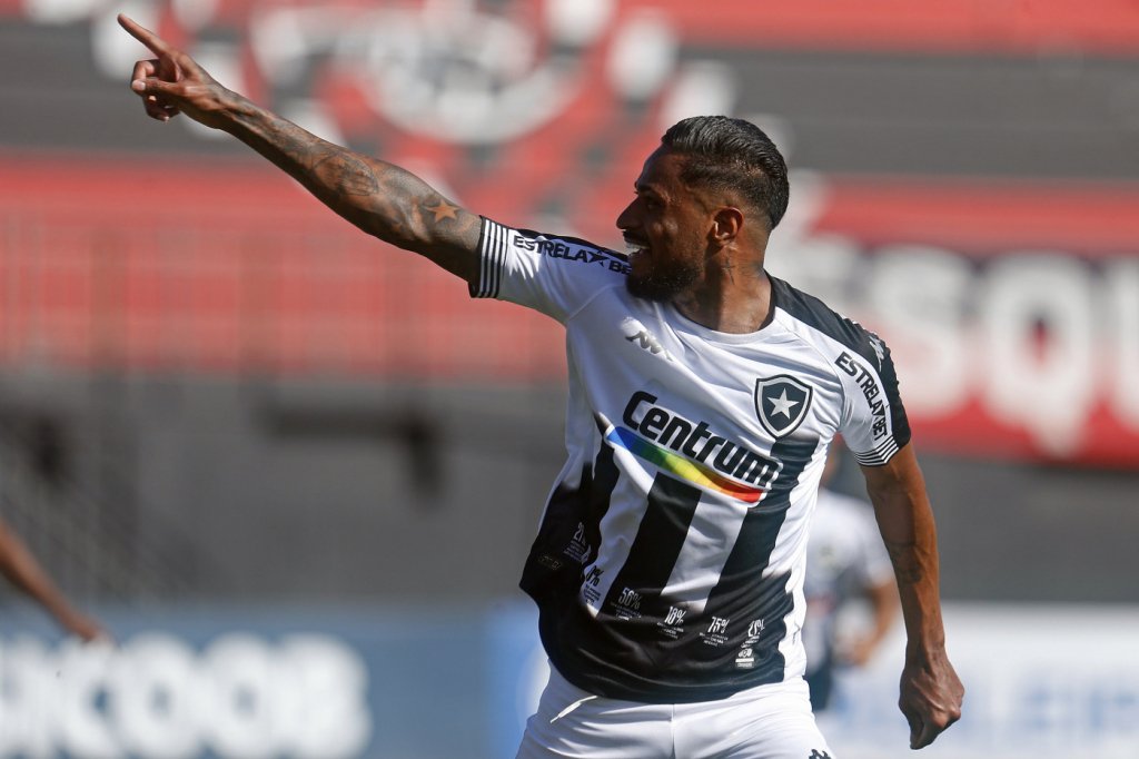 Botafogo bate o Brasil de Pelotas e conquista a Série B com antecedência 