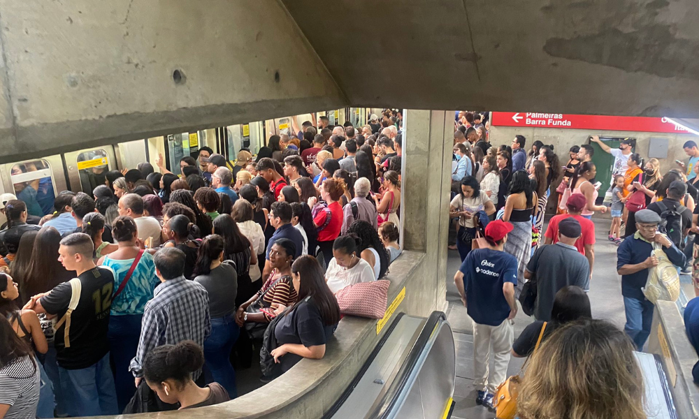 Falha na estação São Joaquim prejudica funcionamento das linhas 1-Azul e 3-Vermelha do metrô de SP
