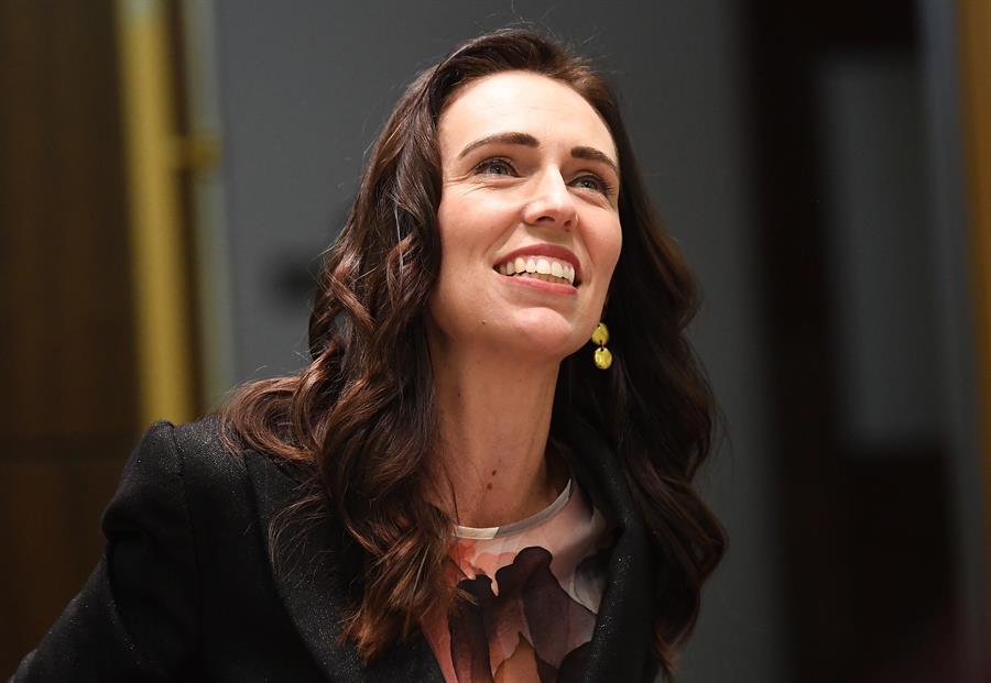 Casos de Covid-19 sobem na Nova Zelândia e primeira-ministra cancela casamento