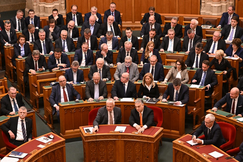 Parlamento húngaro aprova entrada da Suécia na Otan