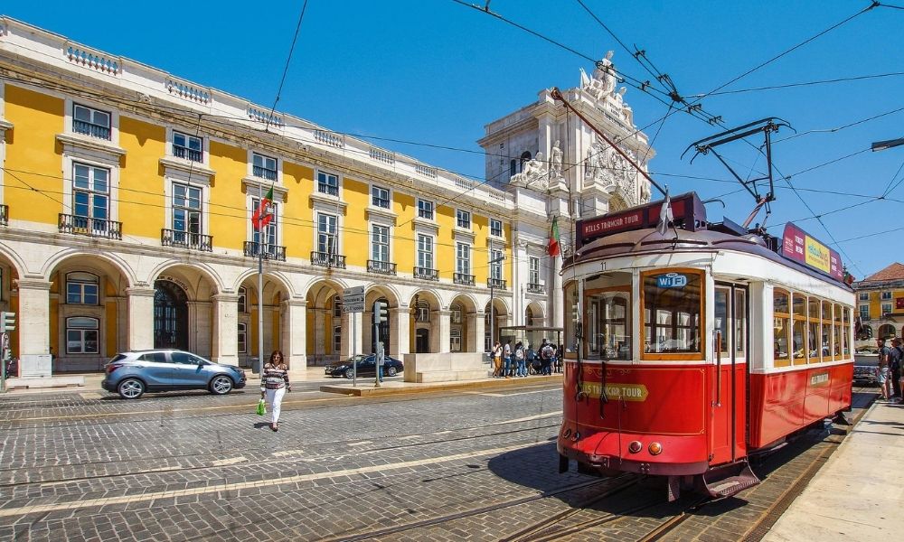 Lei dá residência automática a brasileiros que estão em Portugal; confira as regras e quem poderá se beneficiar