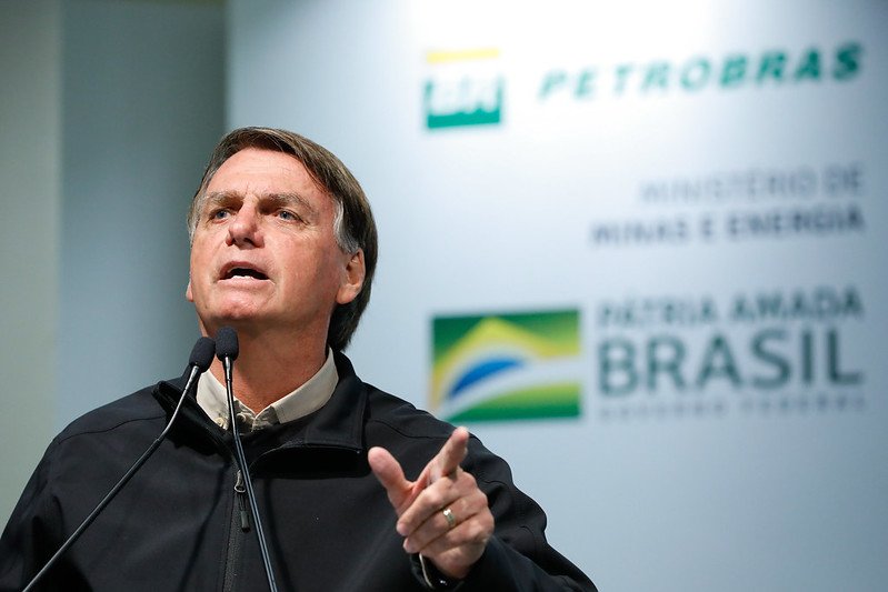 Bolsonaro diz que Zé Dirceu vai para Casa Civil e Dilma para a Defesa se Lula for eleito
