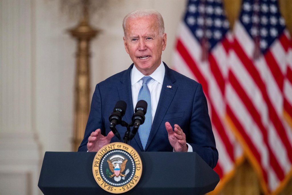 Biden narra ‘raiva e preocupação’ com absolvição de jovem que matou pessoas em protestos