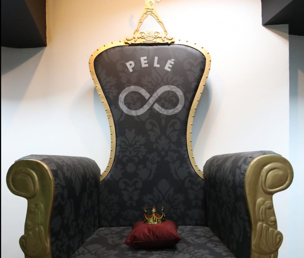 Santos inaugura ‘sala do trono’, na Vila Belmiro, em homenagem a Pelé