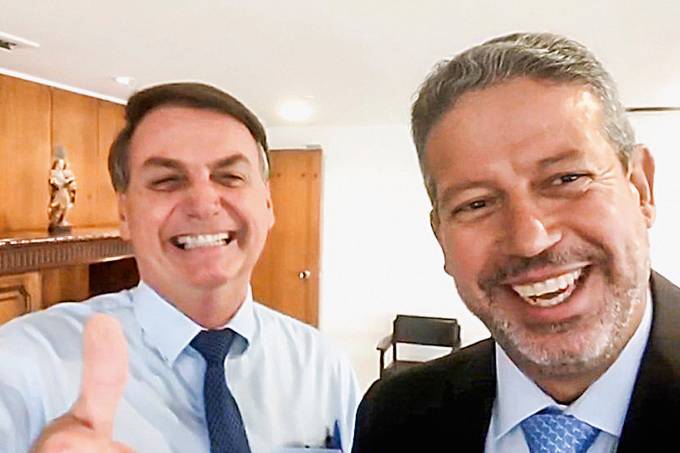 ‘Se Deus quiser, Arthur Lira será eleito presidente da Câmara’, diz Bolsonaro