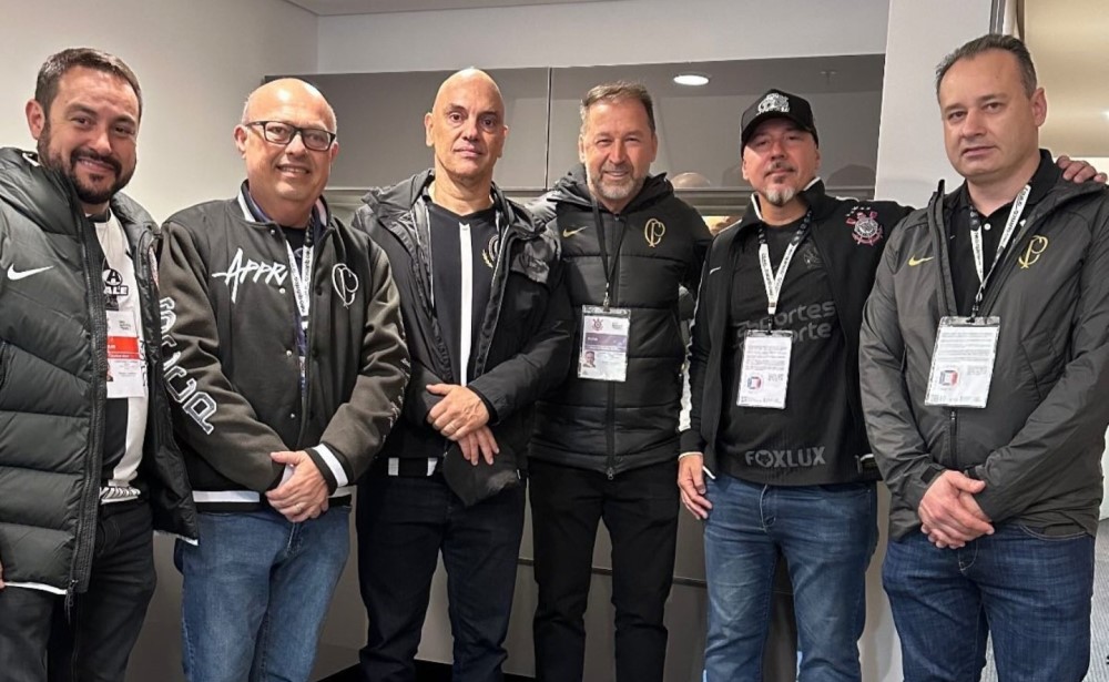 Ministro Alexandre de Moraes faz Pix para vaquinha do estádio do Corinthians 