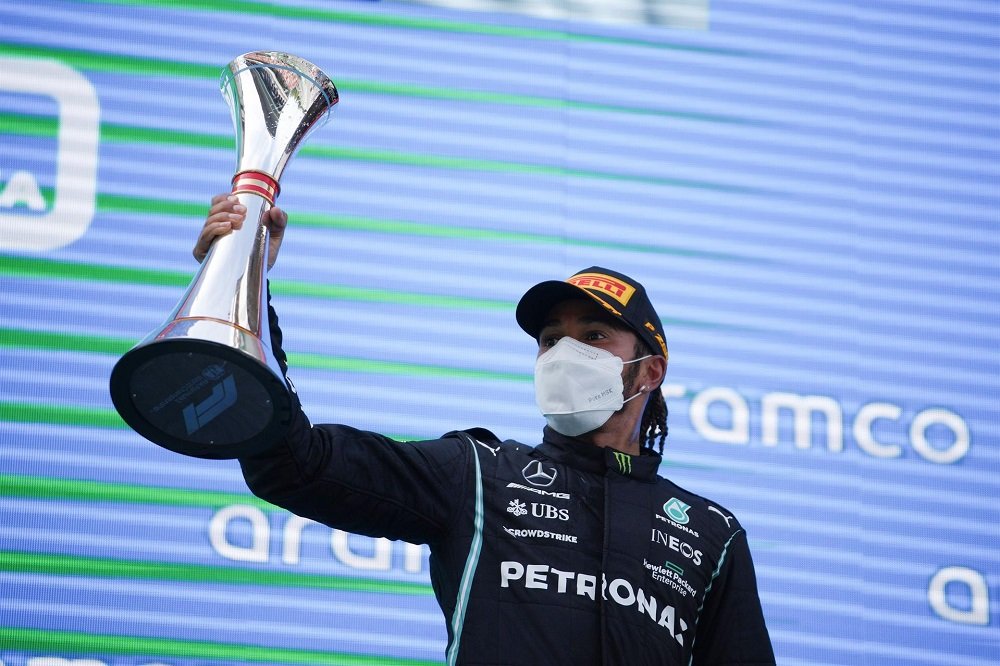 Lewis Hamilton vence o GP da Espanha pela quinta vez consecutiva e abre vantagem no Mundial