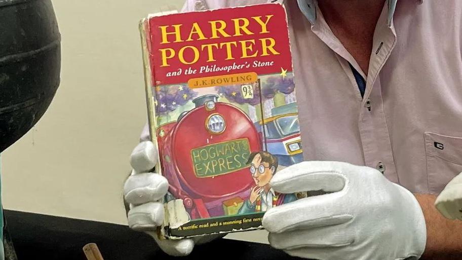 Edição rara de ‘Harry Potter’ pode ser leiloada por mais de R$ 30 mil no Reino Unido