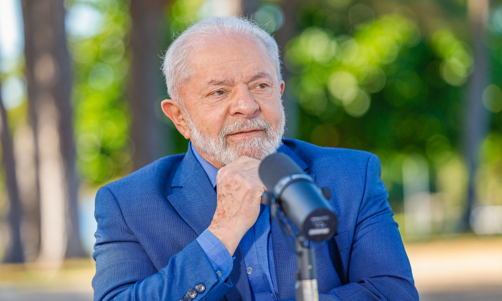 Lula sanciona reajuste do salário mínimo e nova tabela do IR nesta segunda