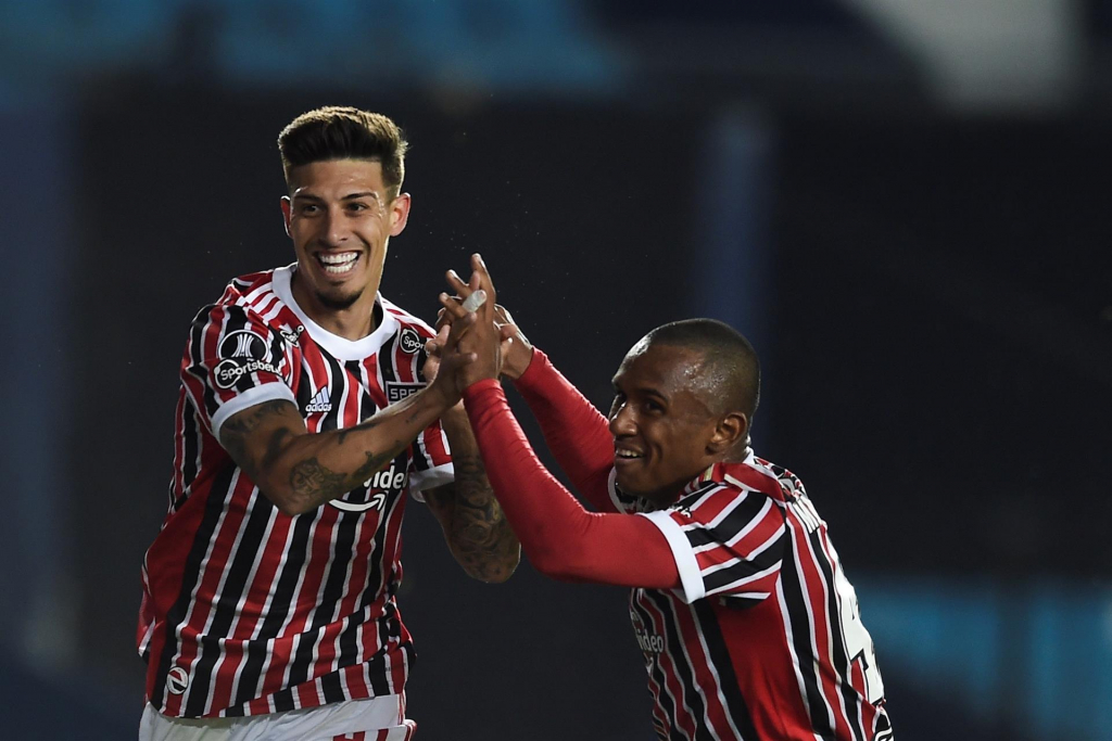 Libertadores: São Paulo quebra tabu, vence Racing por 3 a 1 e se classifica para as quartas