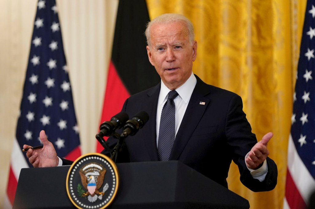 Biden anuncia novas sanções contra elite financeira da Rússia