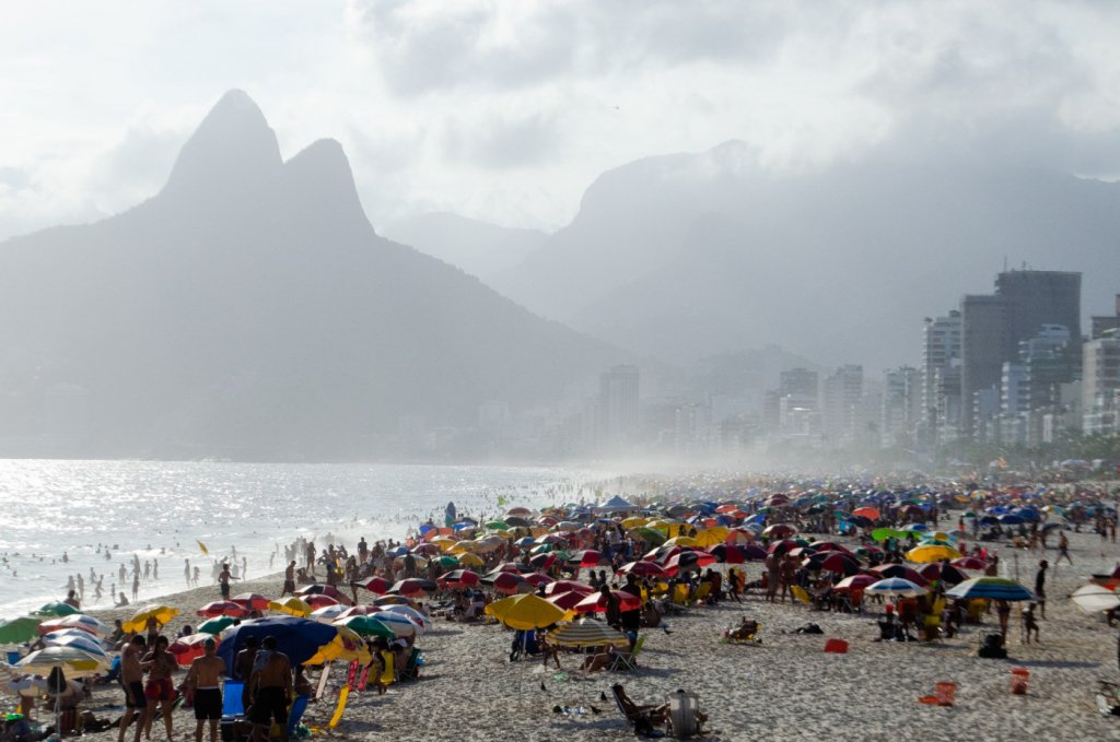 Covid-19: Brasil teve média de 1.016 mortes por dia na última semana