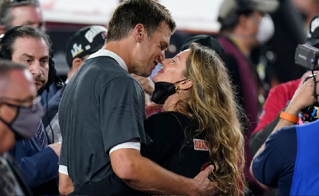 Tom Brady revela que Gisele Bündchen o incentivou a se aposentar após o Super Bowl