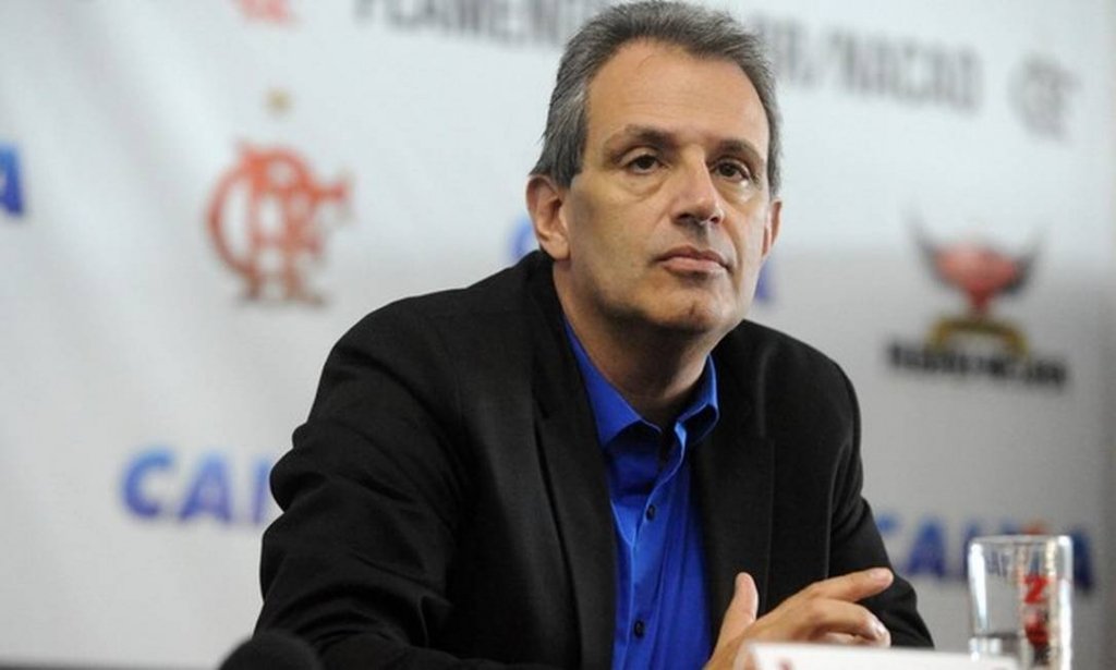 Vice do Flamengo anuncia novo patrocinador e alfineta a CBF
