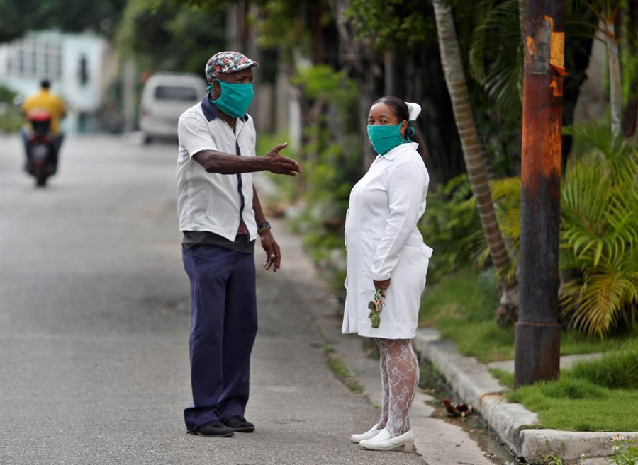 Cuba tem sistema de saúde asfixiado em um dos piores momentos da pandemia