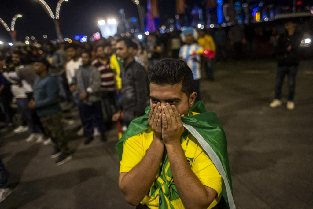 Eliminação da seleção brasileira na Copa enche a internet de memes; confira