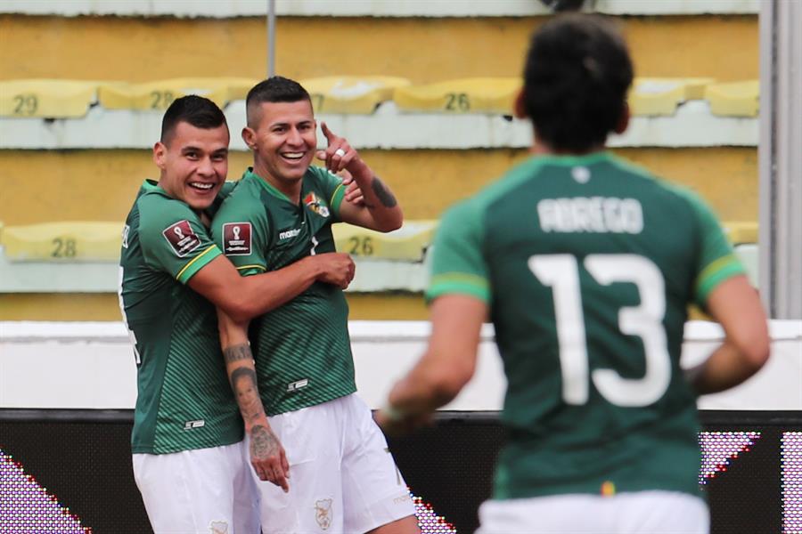 Bolívia goleia por 3 a 0 e complica situação do Uruguai nas Eliminatórias