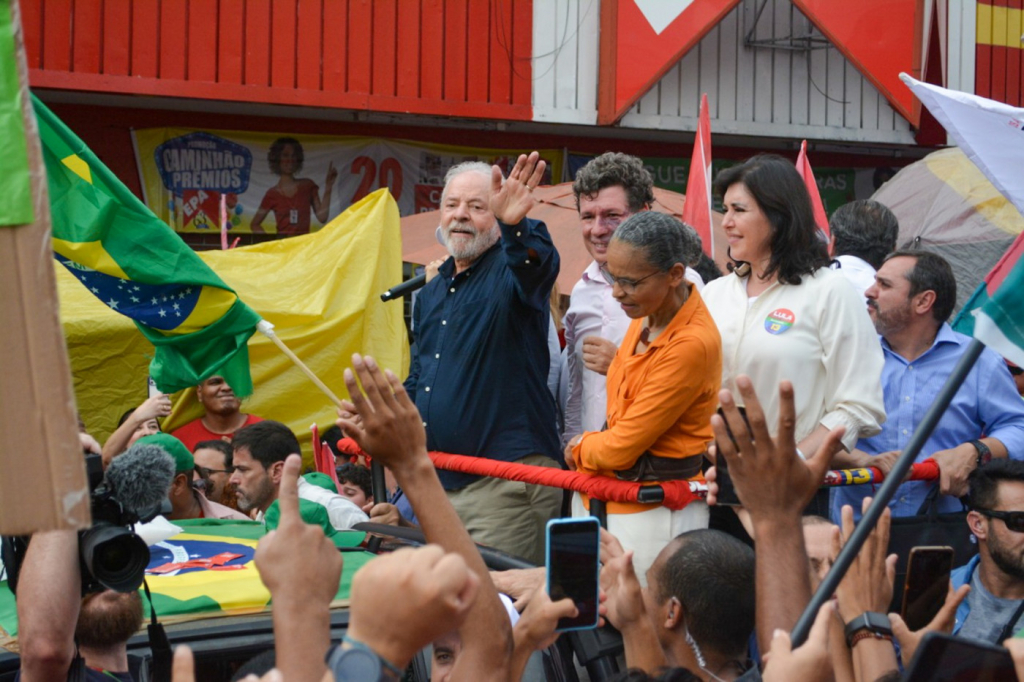 Lula promete Executivo mais diverso caso seja reeleito: ‘Governo vai ter a cara do Brasil’
