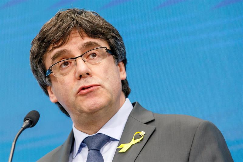 Ex-chefe de governo da Catalunha reage à suspensão da imunidade parlamentar