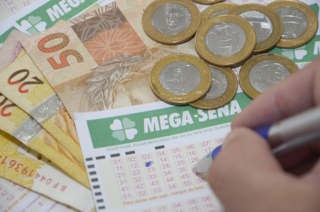 Duas apostas dividem prêmio de R$ 10,4 milhões da Mega-Sena; veja números sorteados