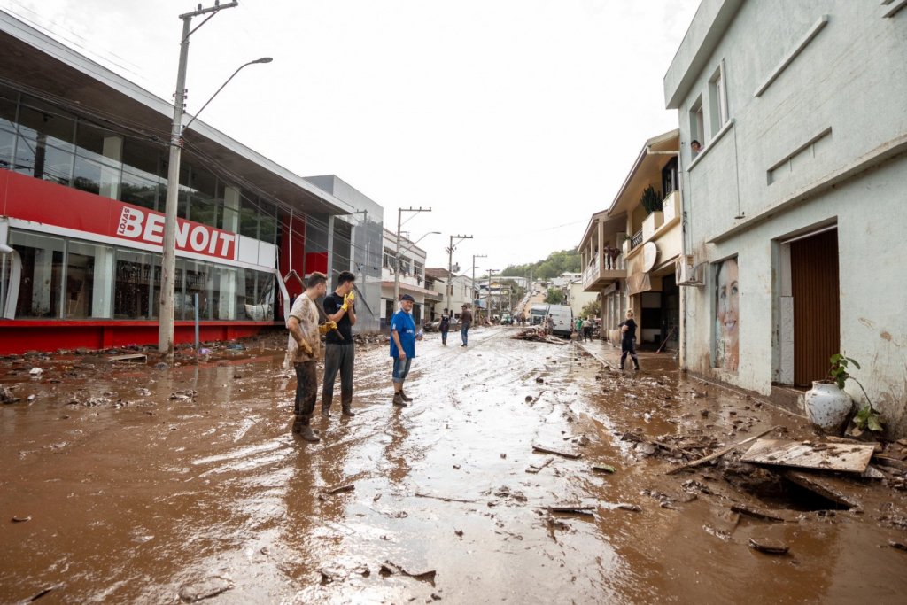 Rio Grande do Sul tem mais chuvas e alertas para inundações; 25 pessoas seguem desaparecidas