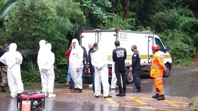 Polícia Civil de Minas Gerais libera corpos de família soterrada em Brumadinho