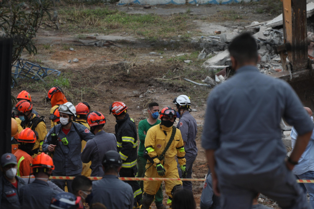 Desabamento de obra deixa dois mortos e um ferido na zona sul de São Paulo